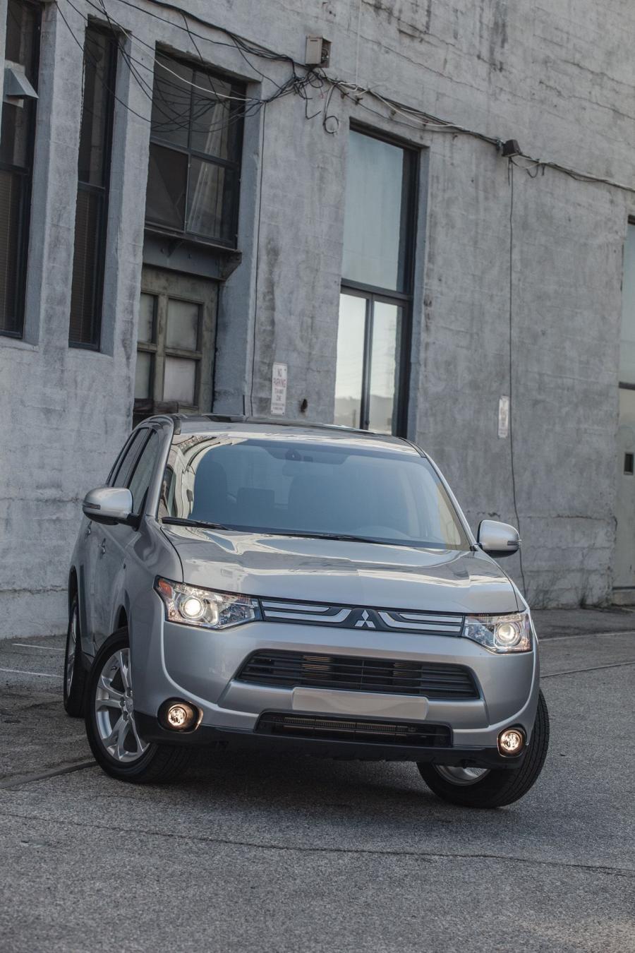  Mitsubishi Outlander 2014 года  (фото 109 из 136)